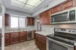 Photo #5: 6739631 Listing