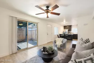 Photo #3: 6739696 Listing