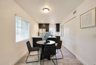 Photo #6: 6739696 Listing