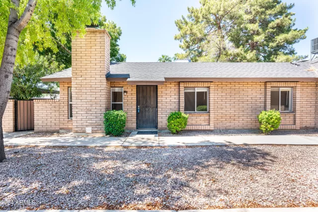 MLS: 6739702 Condo For Sale