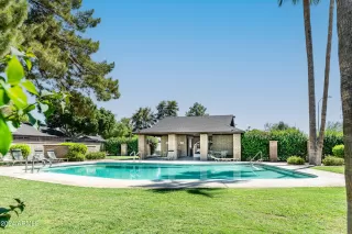 Photo #4: 6739702 Listing