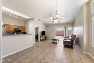 Photo #3: 6739713 Listing 