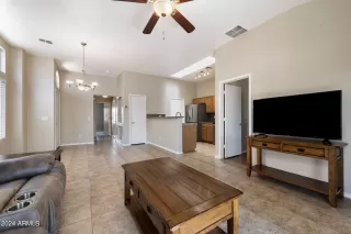 Photo #6: 6739713 Listing 