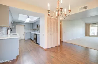 Photo #6: 6740416 Listing