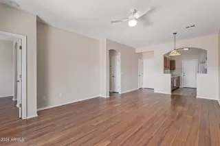 Photo #4: 6740809 Listing