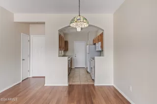 Photo #6: 6740809 Listing