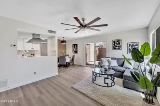 Photo #3: 6740859 Listing