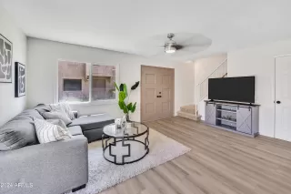 Photo #4: 6740859 Listing