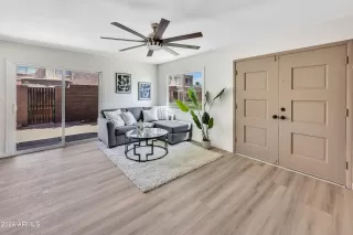 Photo #5: 6740859 Listing