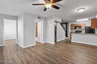 Photo #4: 6740874 Listing