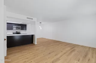 Photo #4: 6740932 Listing