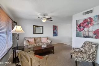 Photo #6: 6741011 Listing 