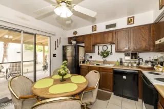 Photo #6: 6741129 Listing