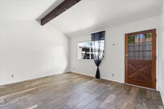 Photo #4: 6741455 Listing