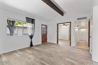 Photo #5: 6741455 Listing