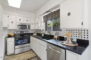 Photo #6: 6741455 Listing