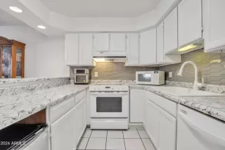 Photo #5: 6741504 Listing