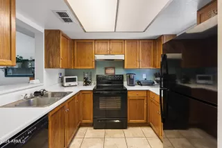 Photo #5: 6741655 Listing