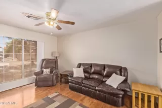 Photo #4: 6741684 Listing