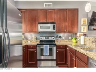 Photo #3: 6741846 Listing