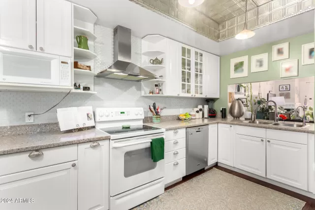 MLS: 6741988 Condo For Sale