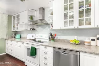 Photo #1: 6741988 Listing 