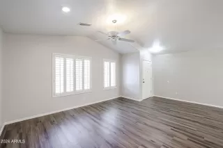 Photo #5: 6741991 Listing