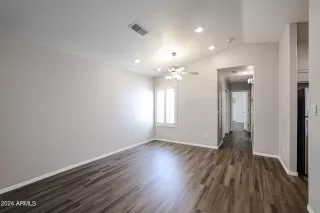 Photo #6: 6741991 Listing