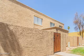 Photo #4: 6742083 Listing