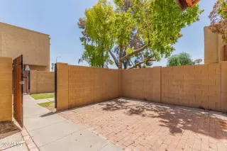 Photo #5: 6742083 Listing