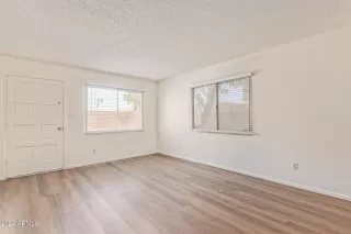 Photo #6: 6742083 Listing