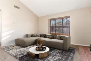 Photo #3: 6742142 Listing