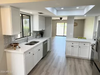 Photo #4: 6742408 Listing 