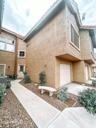 Photo #1: 6742446 Listing