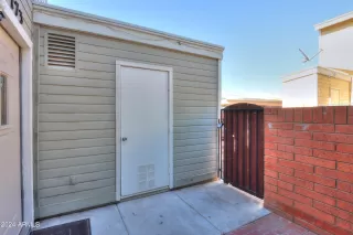 Photo #6: 6742469 Listing