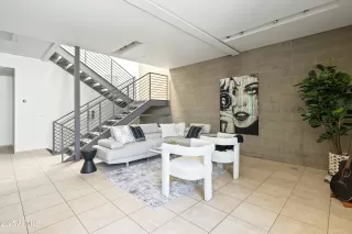 Photo #4: 6743200 Listing