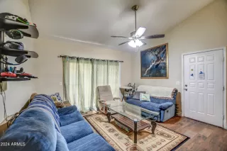 Photo #5: 6743512 Listing