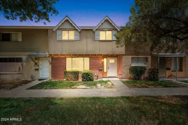 MLS: 6743872 Condo For Sale