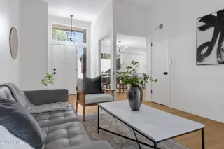 Photo #2: 6743911 Listing 