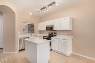 Photo #3: 6743932 Listing