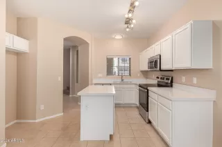 Photo #4: 6743932 Listing