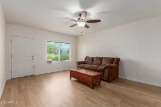 Photo #4: 6743944 Listing