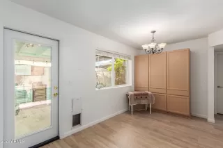 Photo #5: 6743944 Listing