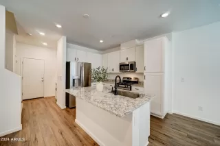 Photo #5: 6743983 Listing 