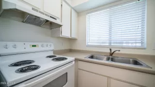 Photo #4: 6744098 Listing