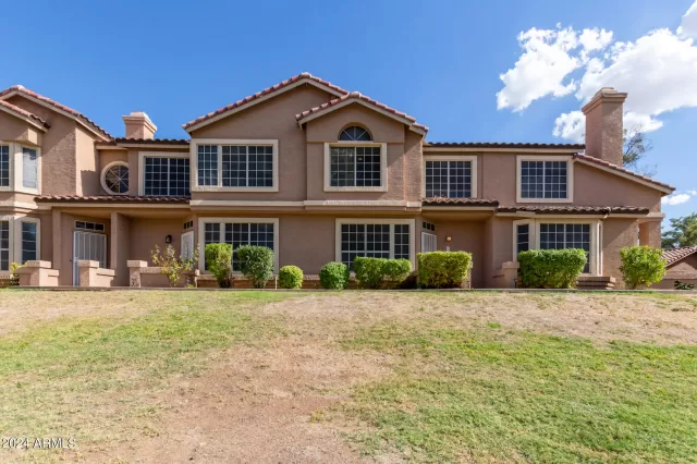 MLS: 6744124 Condo For Sale