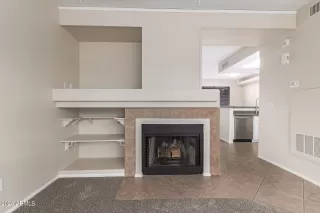 Photo #5: 6744124 Listing