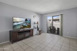 Photo #4: 6744150 Listing