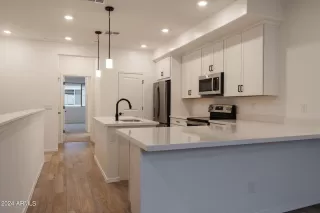 Photo #1: 6744221 Listing 