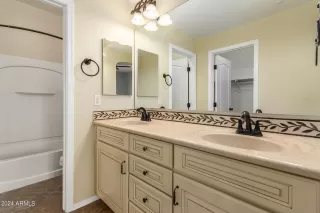 Photo #4: 6744354 Listing